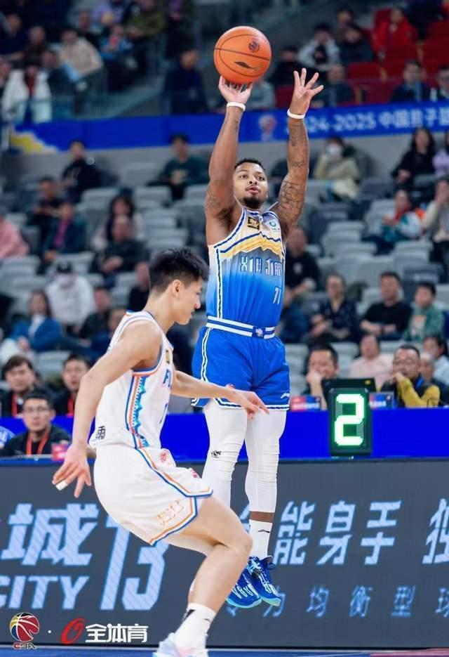包含新援外援加盟，火力全开带领球队赢下比赛的词条